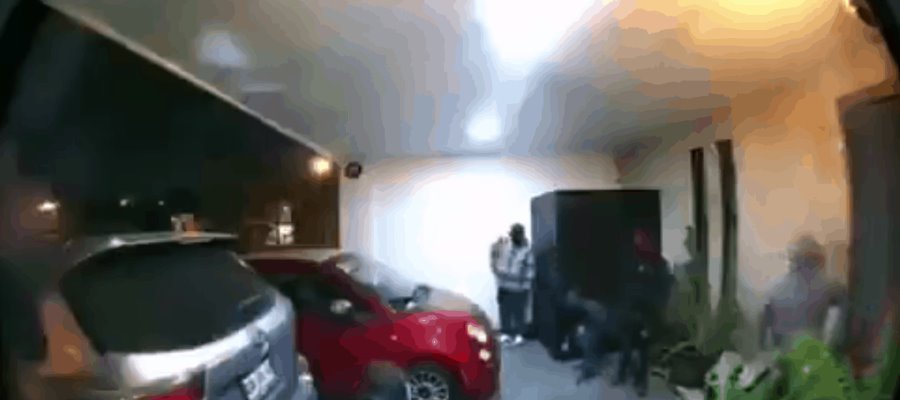 Comando armado irrumpe en casa de Puebla, vecinos detienen a uno Comando armado irrumpe en casa de Puebla, vecinos detienen a uno