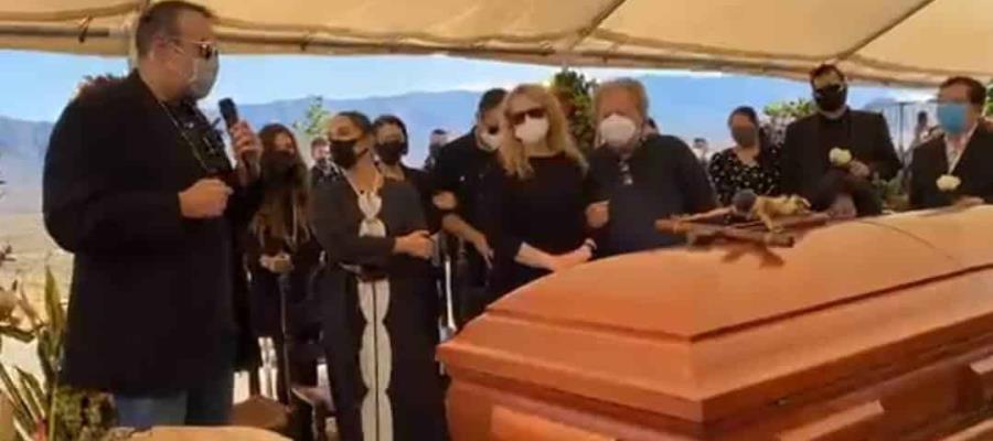 Frente al cuerpo de su madre, Pepe Aguilar se compromete a que Zacatecas se siga escuchando en todo el mundo