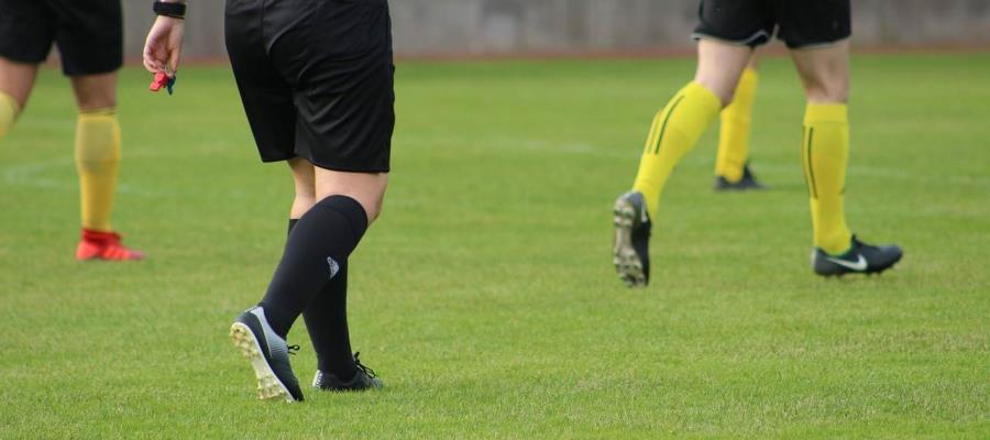 Futbolista sueco es investigado por corrupción tras hacerse amonestar