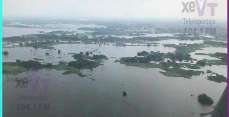 Sobrevuela SEDENA zonas afectadas por inundaciones en Tabasco