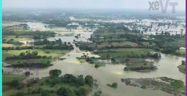 Sobrevuela SEDENA zonas afectadas por inundaciones en Tabasco