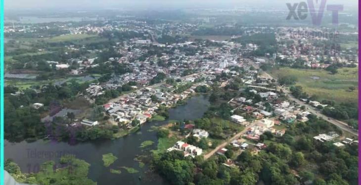 Sobrevuela SEDENA zonas afectadas por inundaciones en Tabasco