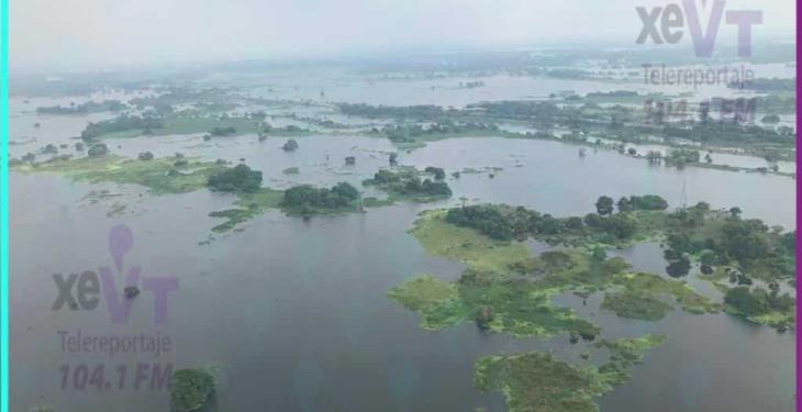 Sobrevuela SEDENA zonas afectadas por inundaciones en Tabasco