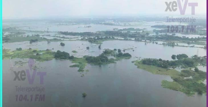 Sobrevuela SEDENA zonas afectadas por inundaciones en Tabasco