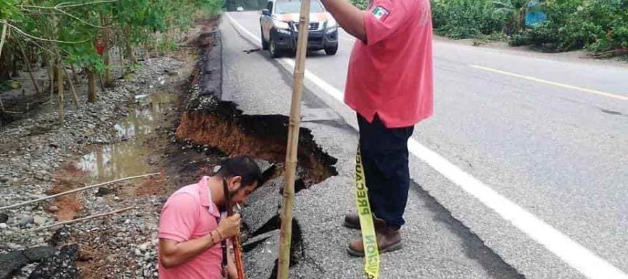 Advierten de la formación de dos deslaves en la carretera Villahermosa-Teapa