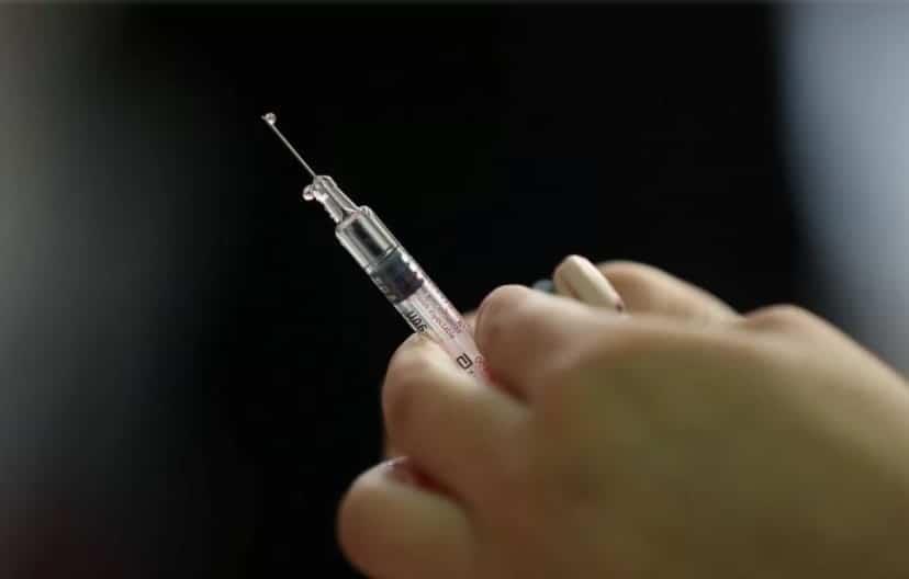 En enero se aplicarán vacunas de Pfizer y Moderna en España: Peláez