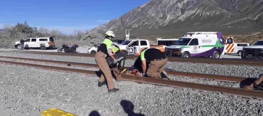 Tras embestida de tren a un camión, mueren dos en Nuevo León