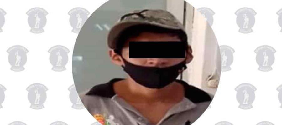 Aseguran a dos personas por presunto delito de robo a comercios en plazas de Villahermosa 