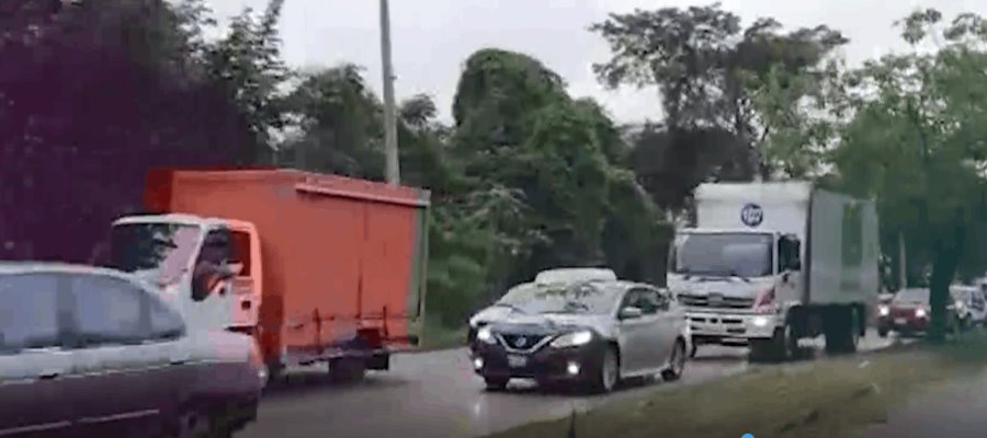 Amanece Villahermosa con caos y trafico en sus principales avenidas