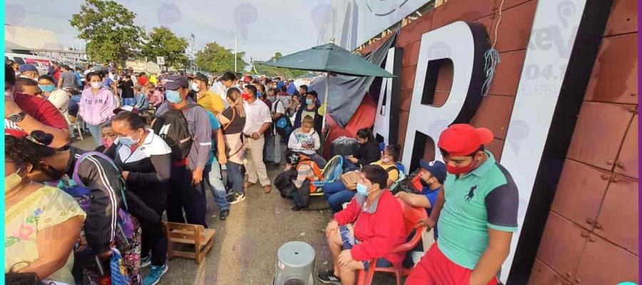 Regresan largas filas al Parque Tabasco; paga Bienestar apoyos a rezagados