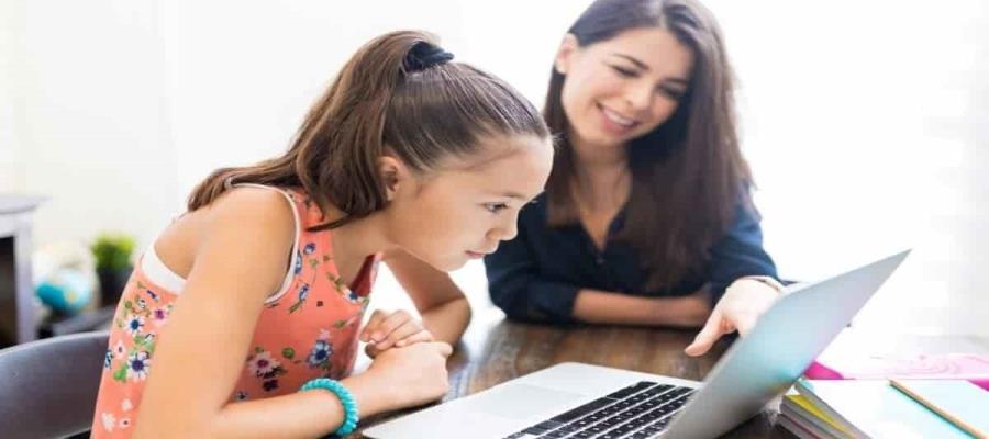 ESPECIAL: Clases en línea han permitido que padres de familia se involucren en la educación de sus hijos, resaltan