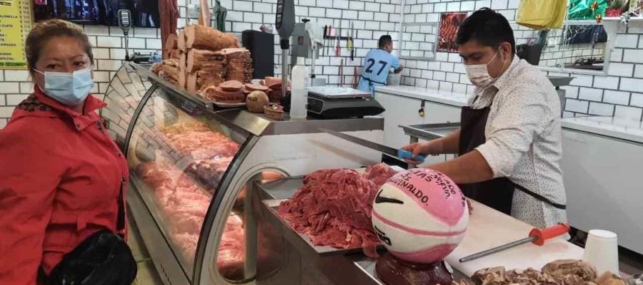 Ante bajas ventas, locatarios del “Pino Suárez” deciden abrir hasta en Navidad