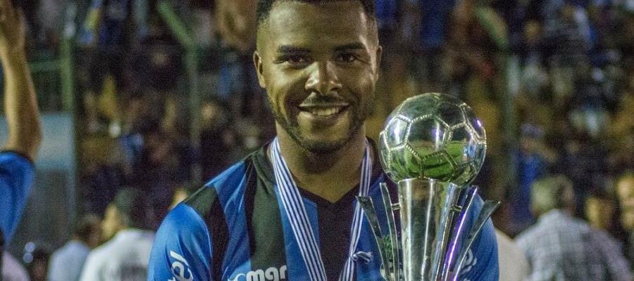 Muere el futbolista uruguayo Maxi Pereira tras caer de un risco