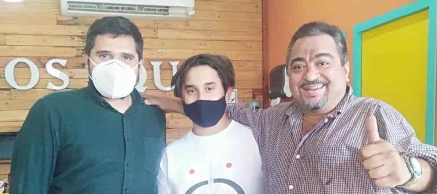 Captan a dos hijos de AMLO en restaurante de Teapa Captan a dos hijos de AMLO en restaurante de Teapa