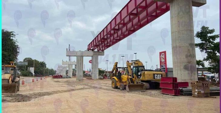 Paran trabajos en el distribuidor vial de Universidad para darle descanso a obreros 