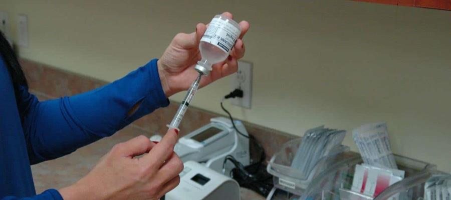 Pide PT a tabasqueños acatar protocolos de vacunación anticovid y dar prioridad al personal sanitario