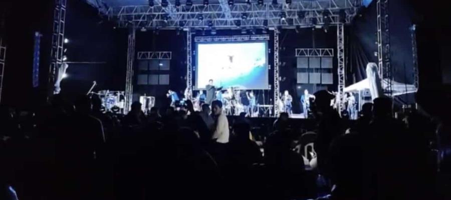 Autoriza ayuntamiento de Catemaco baile con más de mil personas pese a covid-19 Autoriza ayuntamiento de Catemaco baile con más de mil personas pese a covid-19