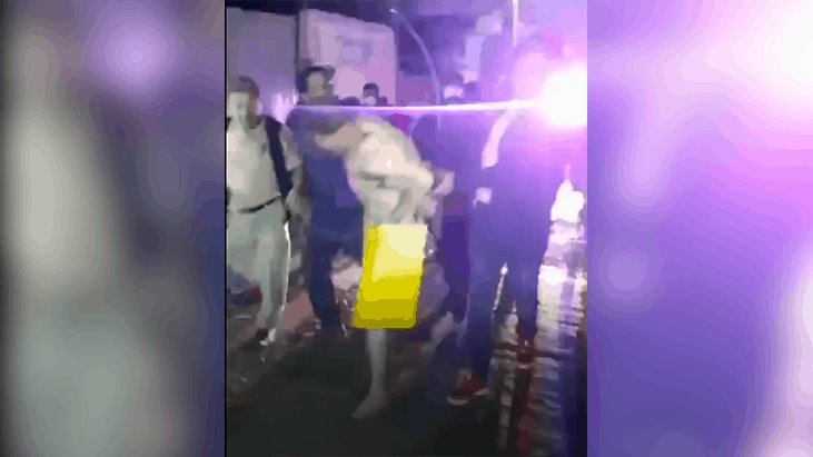 En Hidalgo golpean y exhiben desnudo a presunto delincuente que incluso golpeó a un adulto mayor