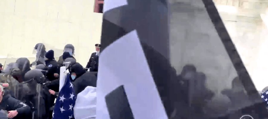 Partidarios de Trump irrumpen en el Capitolio de EUA; Senado suspende certificación de votos