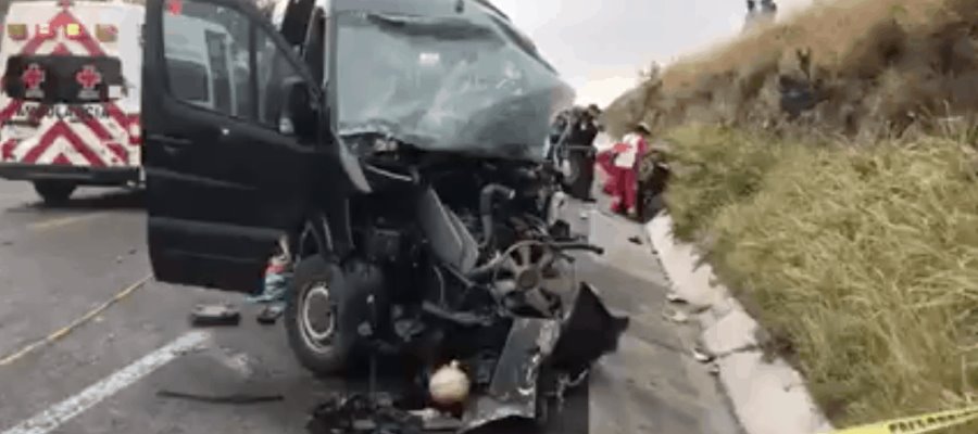 Se accidenta vehículo que transportaba tabasqueños en Tamaulipas; fallece bebé y 23 personas están lesionadas