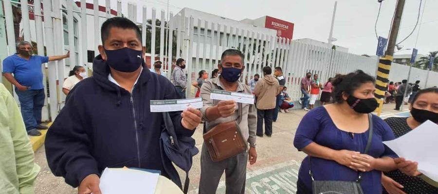 Amenazan censados con realizar plantón frente a Bienestar si no les pagan