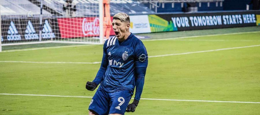 Alan Pulido interpone controversia legal contra Chivas por supuesto adeudo