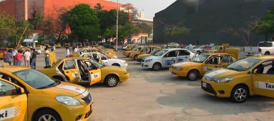 Solicitan taxistas prórroga de 6 meses para reemplazar unidades; Semovi lo descarta