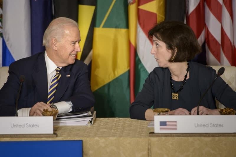 Biden nombrará a la exembajadora Roberta Jacobson como coordinadora para la Frontera Sur del Consejo de Seguridad Nacional 