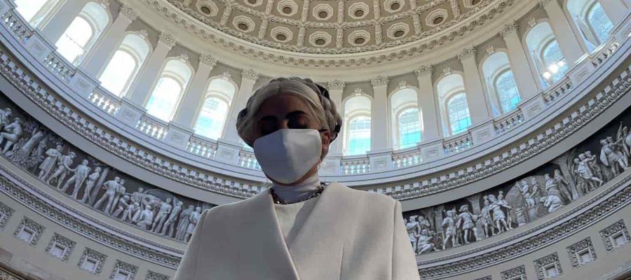 Lady Gaga reza porque toma de posesión de Joe Biden como presidente sea de paz y amor Lady Gaga reza porque toma de posesión de Joe Biden como presidente sea de paz y amor