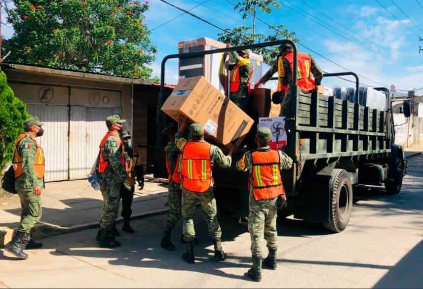 Entrega Sedena 20 mil 685 paquetes de enseres domésticos en Macuspana y Nacajuca Entrega Sedena 20 mil 685 paquetes de enseres domésticos en Macuspana y Nacajuca
