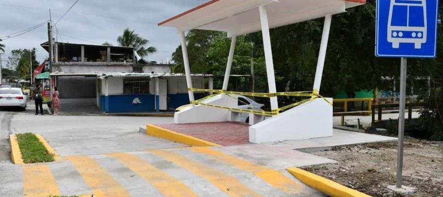Inauguran en Jalpa de Méndez paradas de transporte público y paso peatonal 