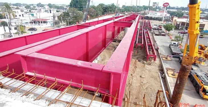 Colocan últimas vigas de gran magnitud de la segunda etapa del distribuidor vial Universidad 