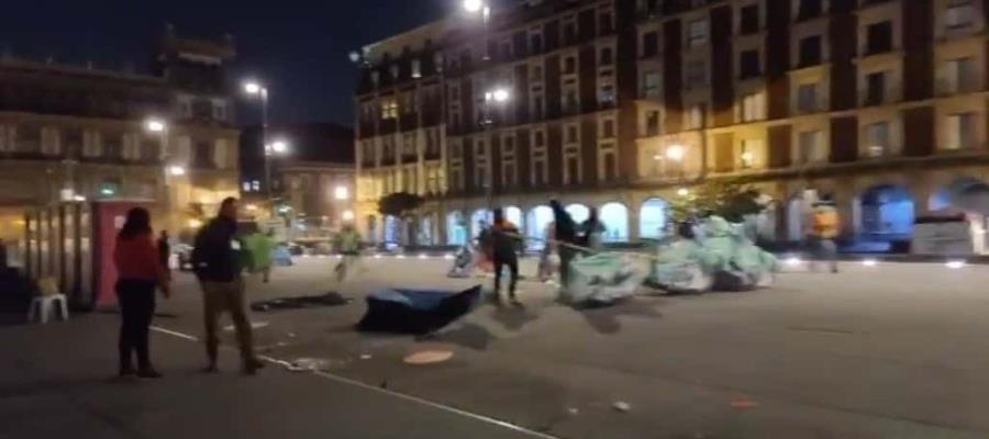 Retira Gobierno de CDMX campamento anti AMLO del Zócalo Retira Gobierno de CDMX campamento anti AMLO del Zócalo