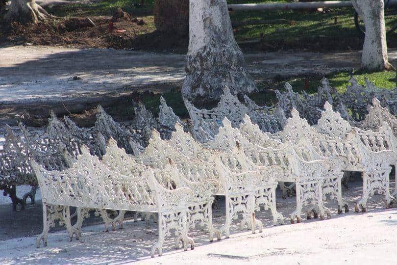 Venderá ayuntamiento de Comalcalco bancas metálicas con “valor histórico” de su parque central Venderá ayuntamiento de Comalcalco bancas metálicas con “valor histórico” de su parque central