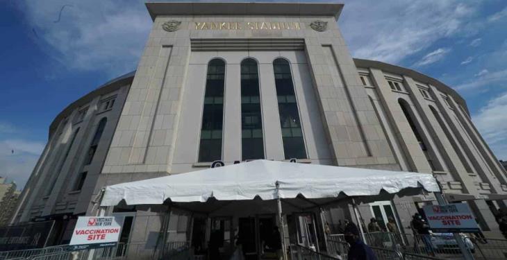 Inicia vacunación masiva en el estadio de los Yankees Inicia vacunación masiva en el estadio de los Yankees