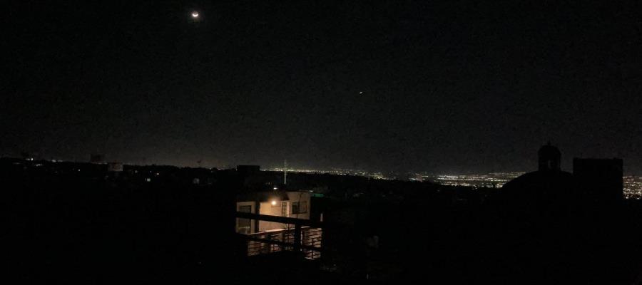 Usuarios de redes sociales reportan cortes de energía eléctrica en varios estados del país durante la tarde-noche de ayer lunes