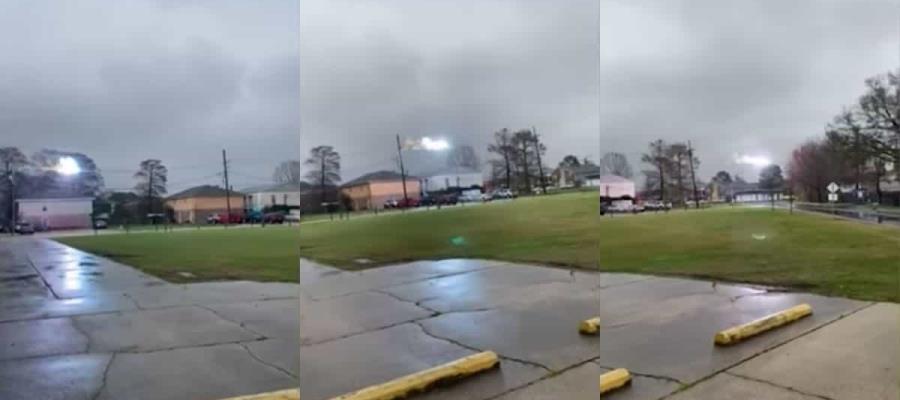 Bola de luz azul en cables de alta tensión en Louisiana se vuelve viral