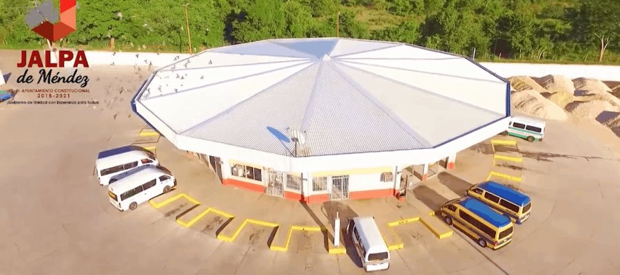 Reubican transporte de Jalpa en la Central Camionera; taxistas se amparan y se quedan en el centro