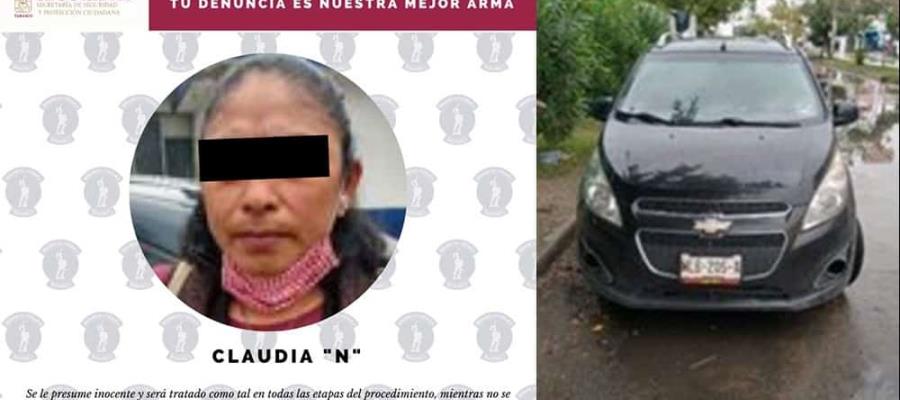 Recuperan en Centro vehículo robado y aseguran a mujer acusada de robo a comercio