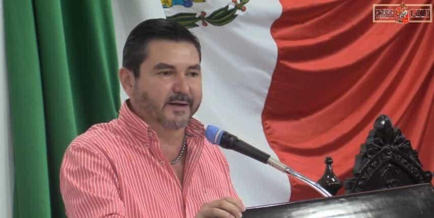 Insiste Nicolás Bellizia en pedir renuncia de Manuel Bartlett a la dirección de CFE