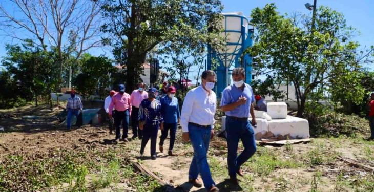 Supervisa alcalde de Centro rehabilitación de la planta purificadora de Aztlán segunda sección Supervisa alcalde de Centro rehabilitación de la planta purificadora de Aztlán segunda sección