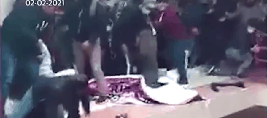 7 muertos y un herido deja la caída de estudiantes desde un cuarto piso… en Bolivia