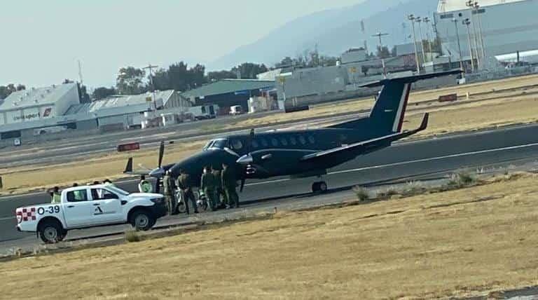 Cierran temporalmente pista del AICM por incidente de aeronave de la Fuerza Aérea