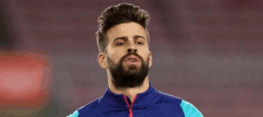 Piqué sufre esguince de ligamento en rodilla y estará fuera de las canchas Piqué sufre esguince de ligamento en rodilla y estará fuera de las canchas