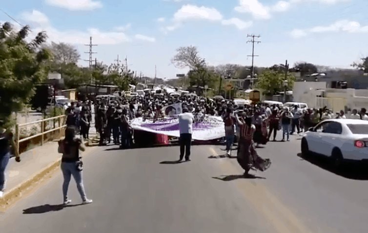 Mujeres zapotecas marchan contra feminicidio y violencia Mujeres zapotecas marchan contra feminicidio y violencia