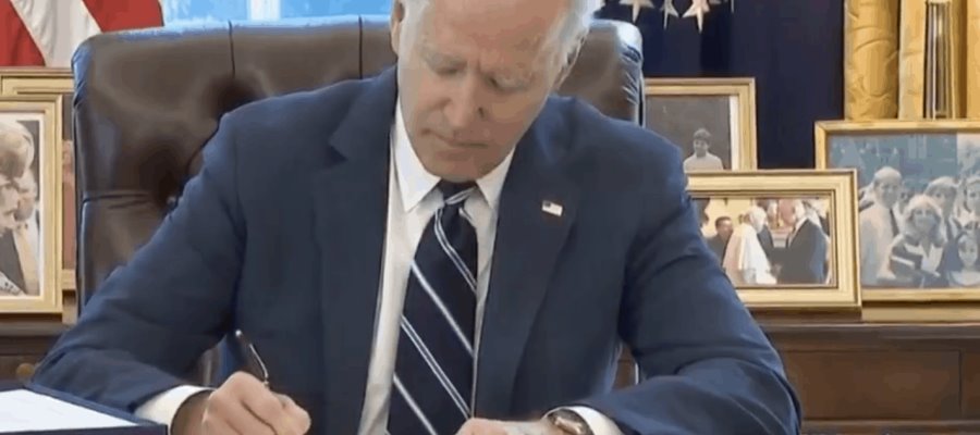 Firma Biden paquete de ayuda Covid de 1.9 bdd