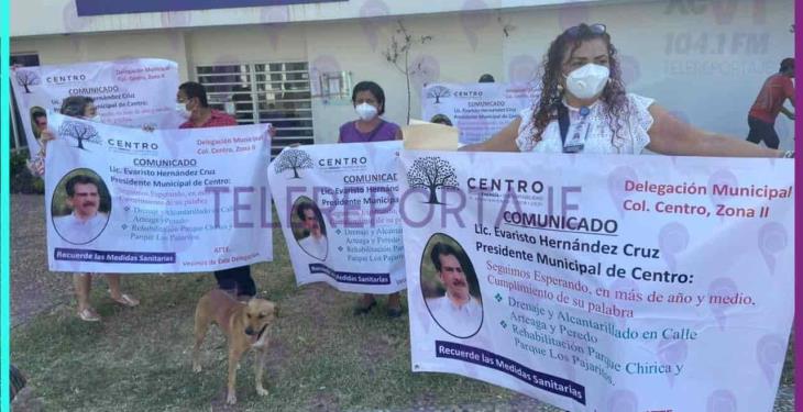 Se inconforman diversos grupos en Plaza de Armas