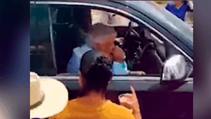 Se refresca AMLO con Pozol durante su visita por Tabasco