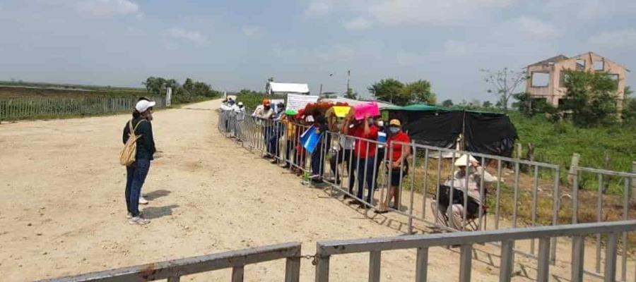 Habitantes de Acachapan piden pagos por afectaciones que dejaría pozo petrolero