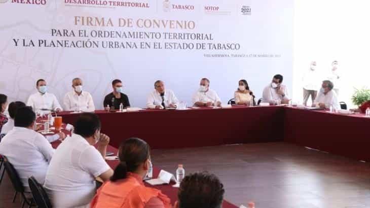 Tras denuncia, Ayuntamiento de Paraíso clausura hotel que se construía con la mayor de las impunidades: Adán Augusto Tras denuncia, Ayuntamiento de Paraíso clausura hotel que se construía con la mayor de las impunidades: Adán Augusto